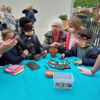 Rencontres intergénérationnelles à la Résidence Les Essentielles En partenariat avec le Comité des fêtes de l'Isle-Adam et le Centre de loisirs Rencontres intergénérationnelles à la Résidence Les Essentielles En partenariat avec le Comité des fêtes de l'Isle-Adam et le Centre de loisirs